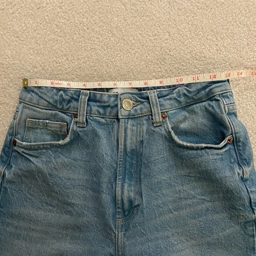 Zara Mom Fit Comfort Jeans size 4  High waisted